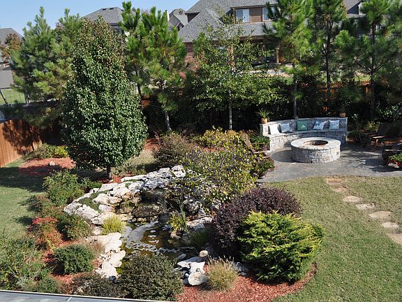 Gorgeous/Private Yard!