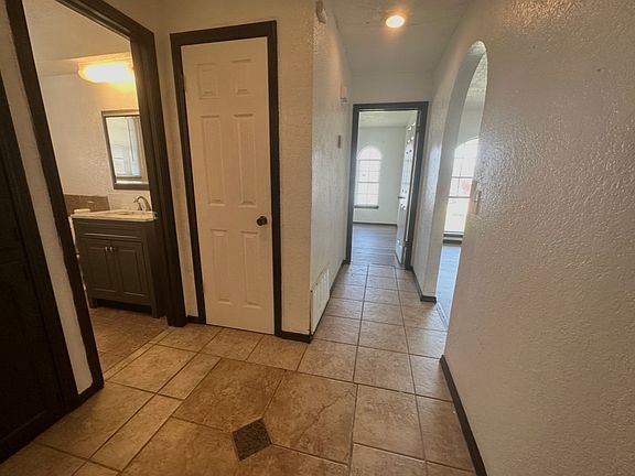 3rd image of 1017 NW 21st St