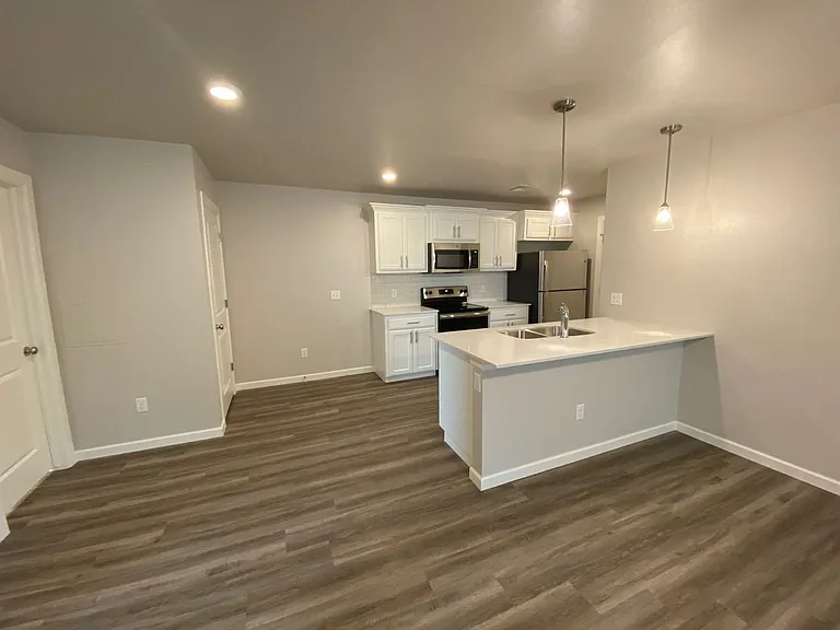 12010 Rhya Ln — Photo 9