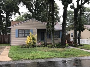 107 Village Rd, Villas, NJ 08251