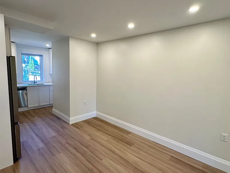 659 Vaughan Rd #2 — Photo 5