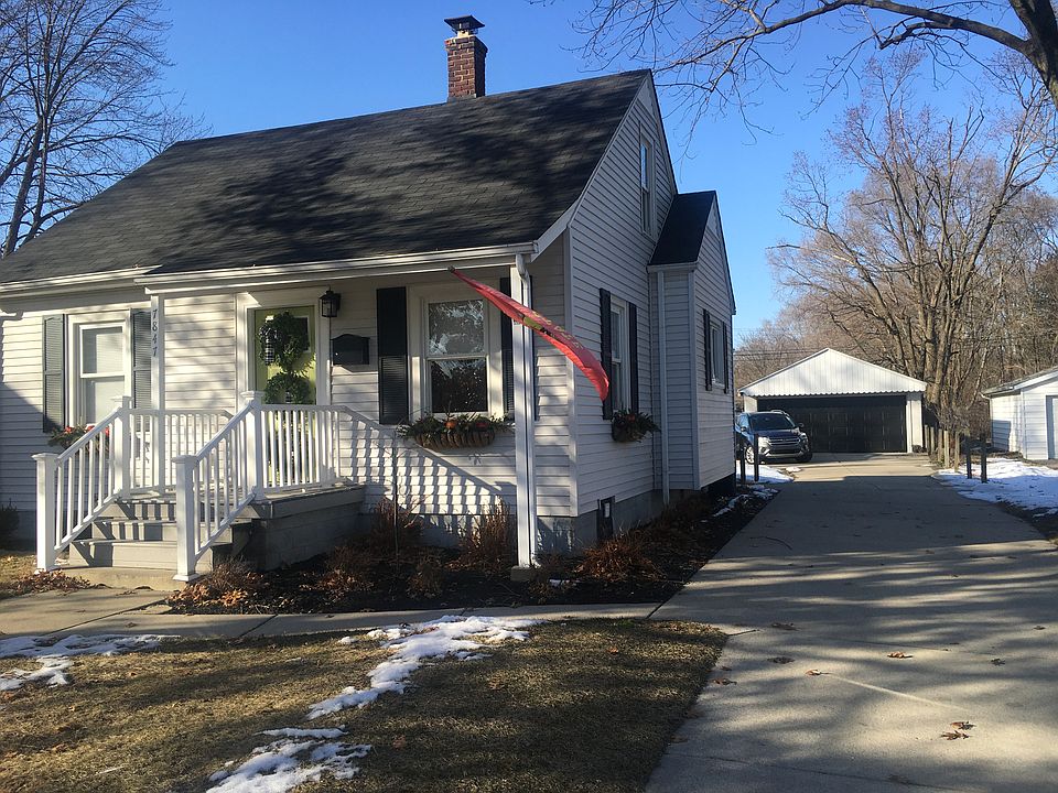 2nd image of 7847 Ruby St