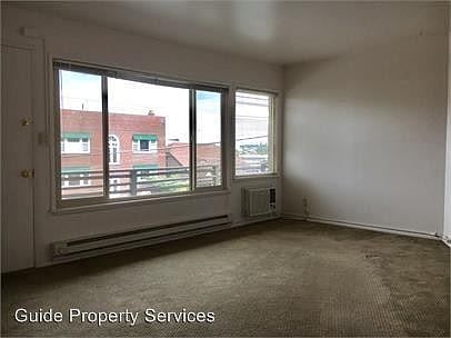 4th image of 3261 Franklin Ave E APT 5