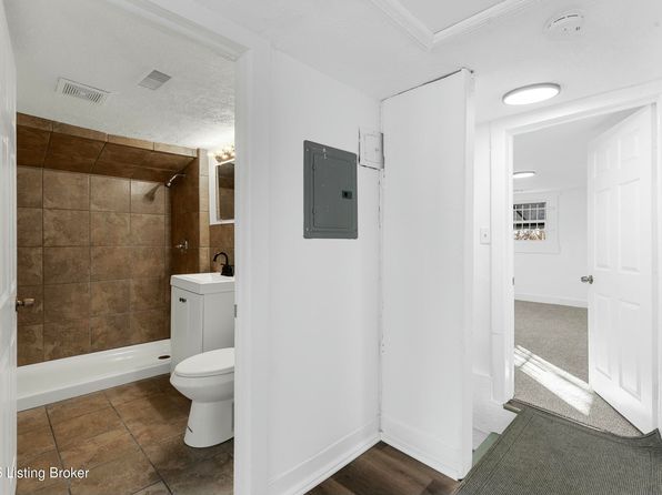 louisville-kentucky-73664618 picture