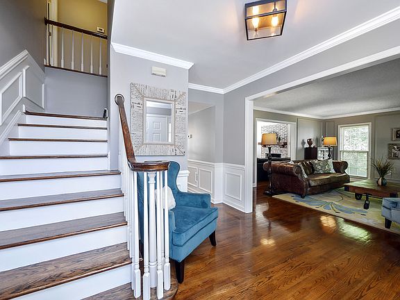 3rd image of 3001 Kenninghall Ct