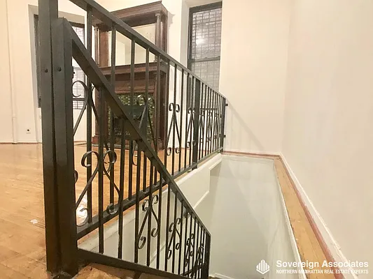 Rented by Sovereign Associates | media 10