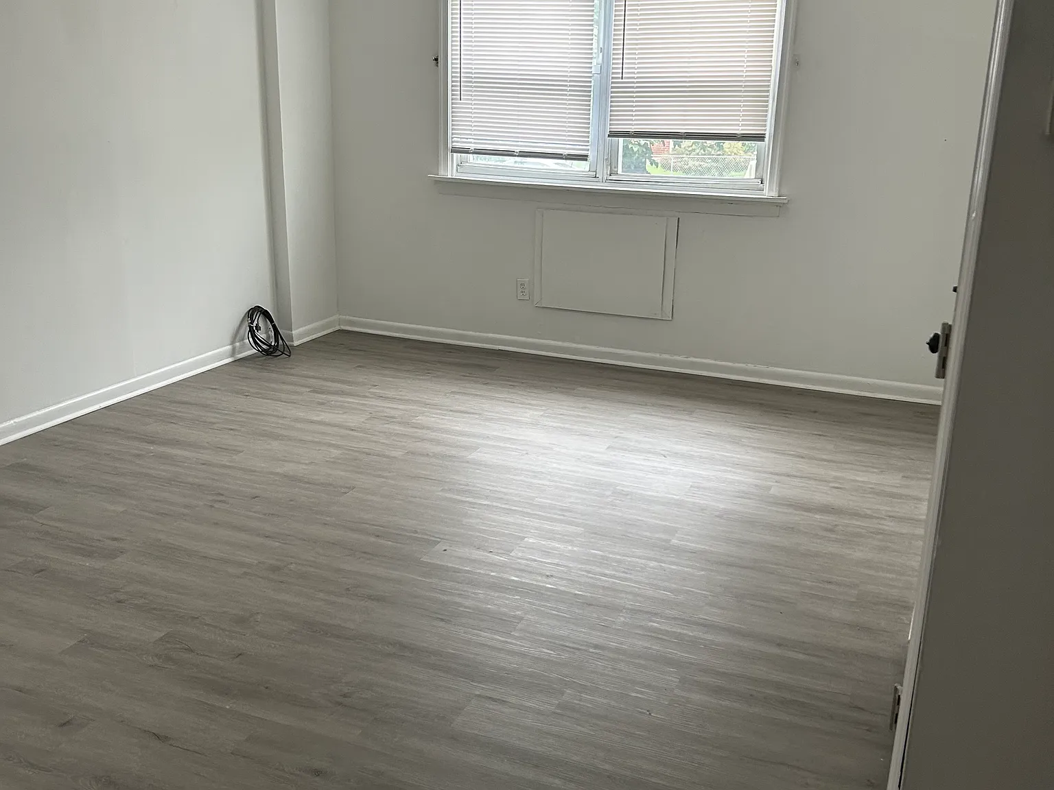 2 bed, 1000 sqft, $1,350 — Photo 3