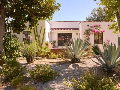 1970 N New Hampshire Ave, Los Angeles, CA, 90027