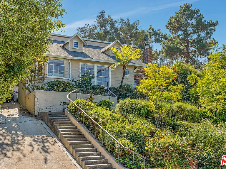 3331 Bennett Dr — Photo 3