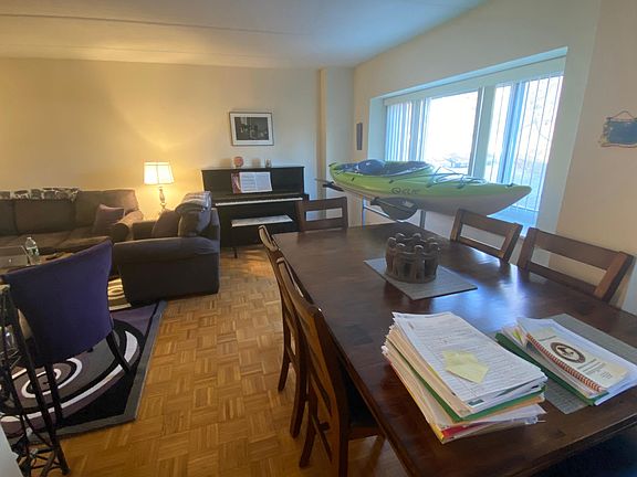 2nd image of 422 Benedict Ave