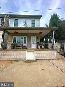 39 W Grand Ave, Tower City, PA, 17980