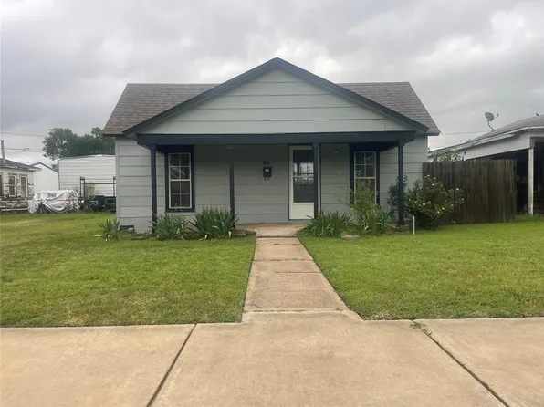 415 S Main St, Hennessey, OK 73742