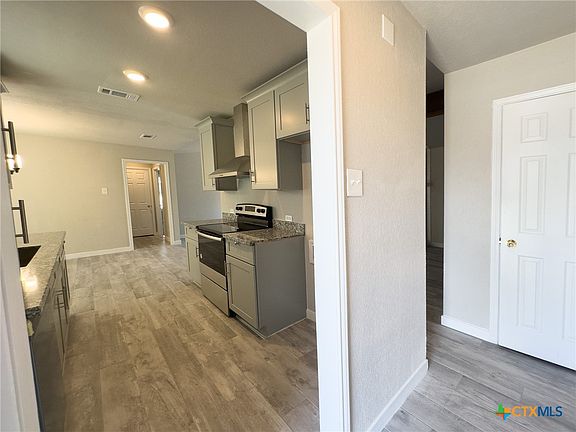 3rd image of 2311 Tiffany Dr