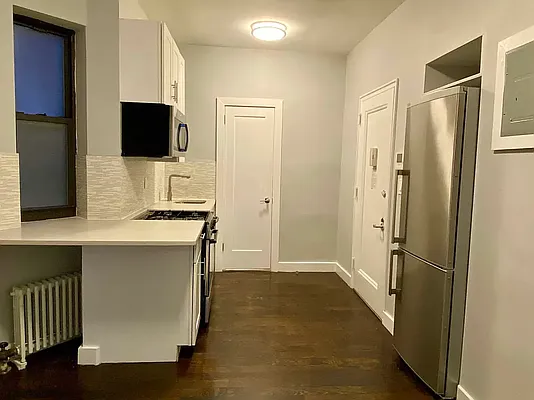 Rented by Tourma Realty LLC | media 9