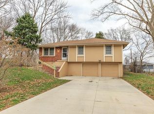10613 N McGee St, Kansas City, MO 64155