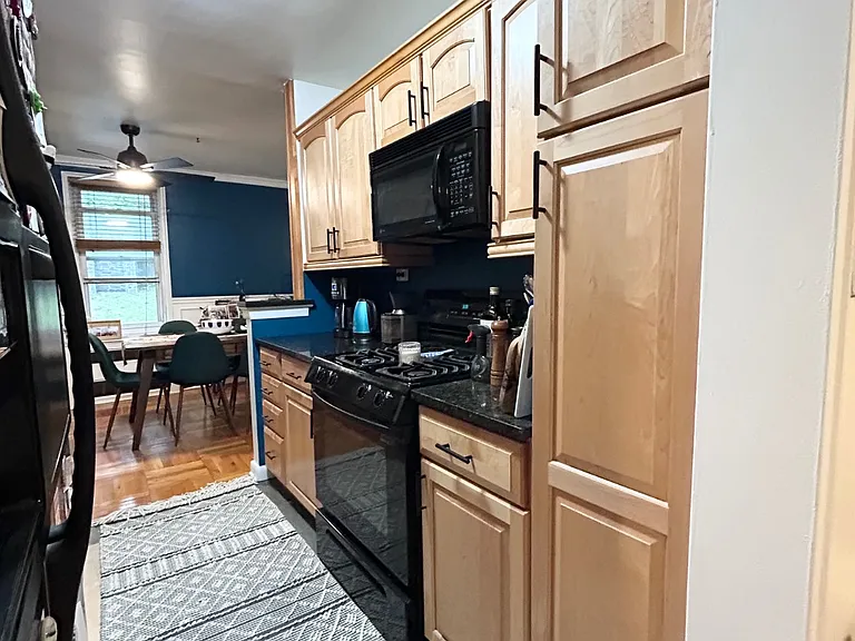 350 Richmond Ter #2H — Photo 10
