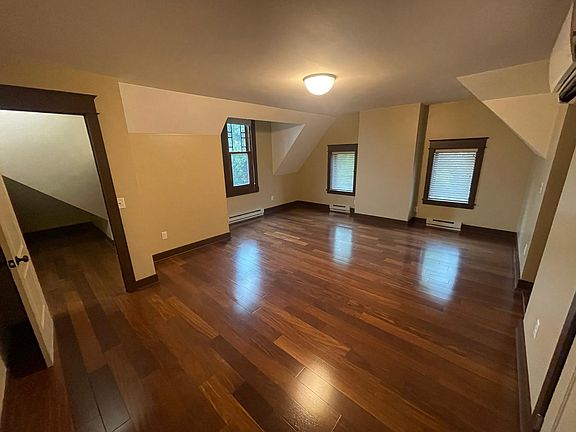 5th image of 28 Lafayette Ave NE APT 10