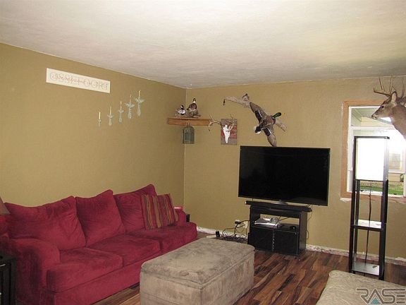 2nd image of 410 E Brown St