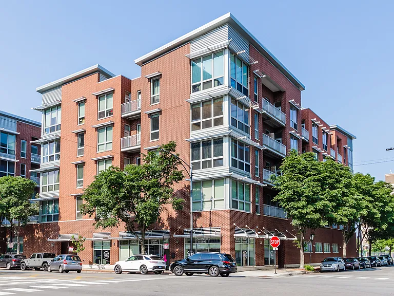 2035 S Indiana Ave #401 — Photo 1