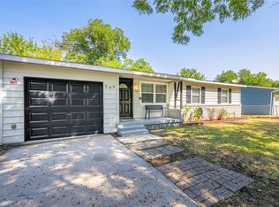 509 Circle Dr, Arlington, TX 76010