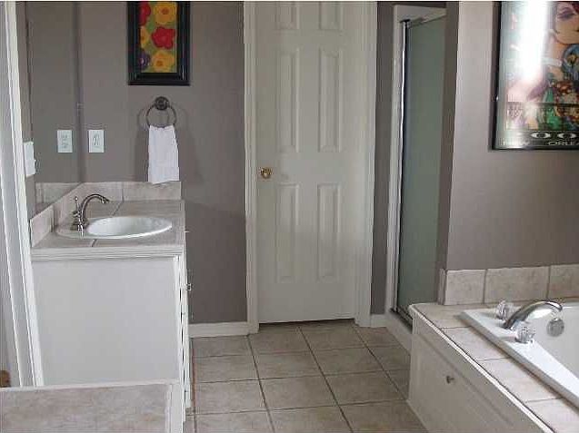 2nd image of 106 Channing Cir