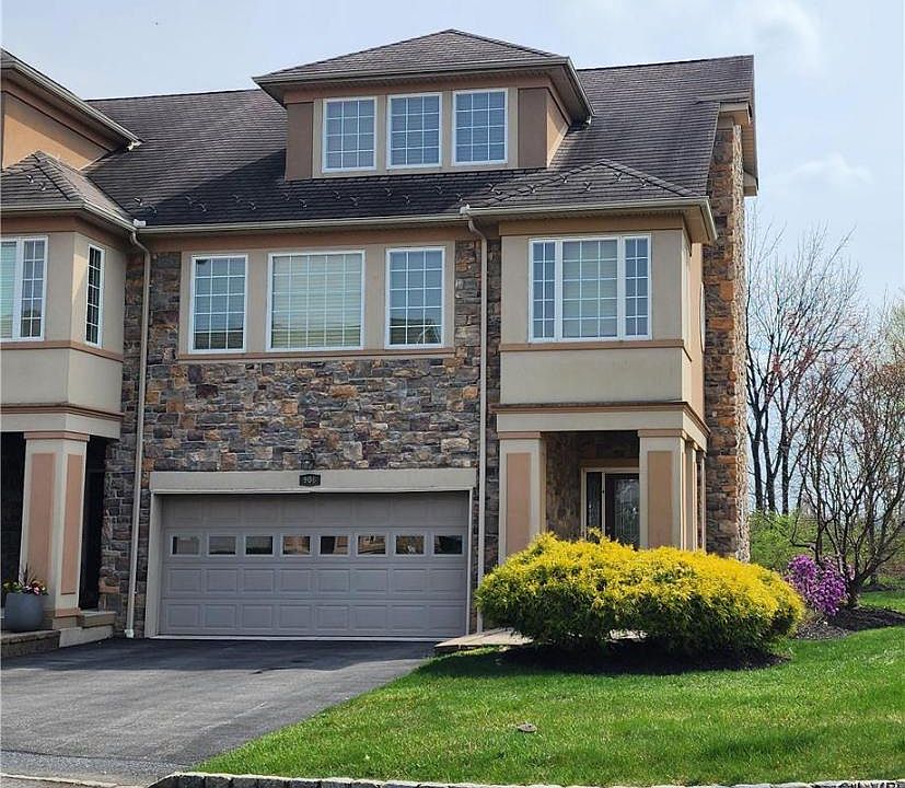 1st image of 906 Greenhouse Dr