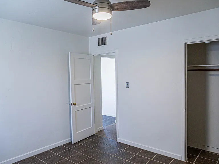 5042 E Eastland St — Photo 11