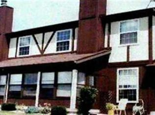 1025 8th St, Baraboo, WI 53913