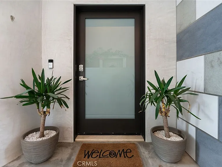 73B Surfside Ave — Photo 4