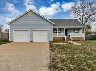 490 Stones River Ln, Murfreesboro, TN 37128