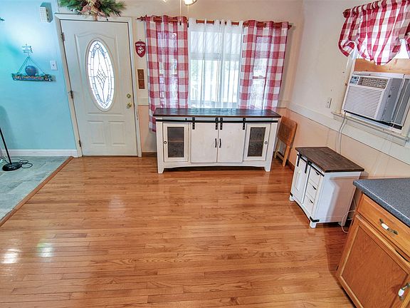 5th image of 460 Port Oliver Cir