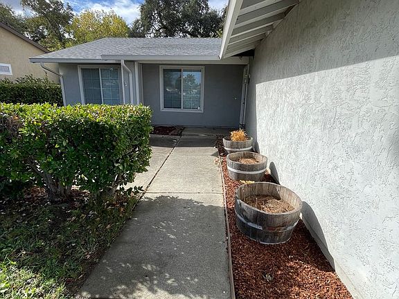 3rd image of 248 Edwin Dr