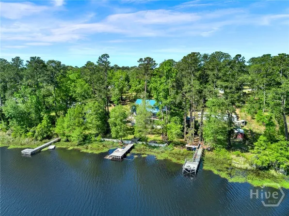 725 Blue Gill Road, Ellabell, GA 31308