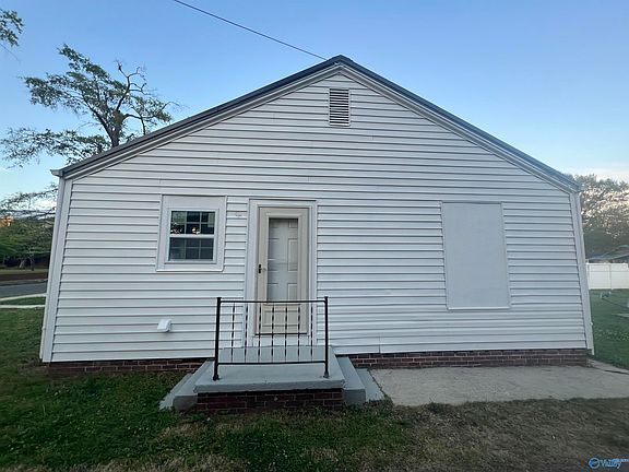 5th image of 208 S 8th St