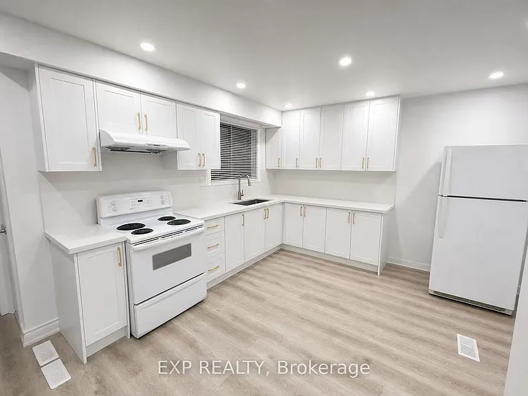 114 Castlegrove Blvd — Photo 7