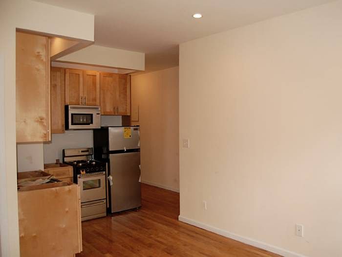 1st image of 900 Amsterdam Ave