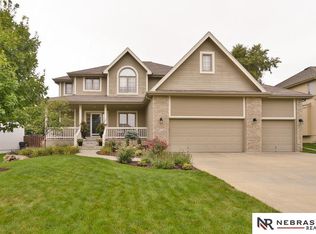 8712 S 97th St, La Vista, NE 68128