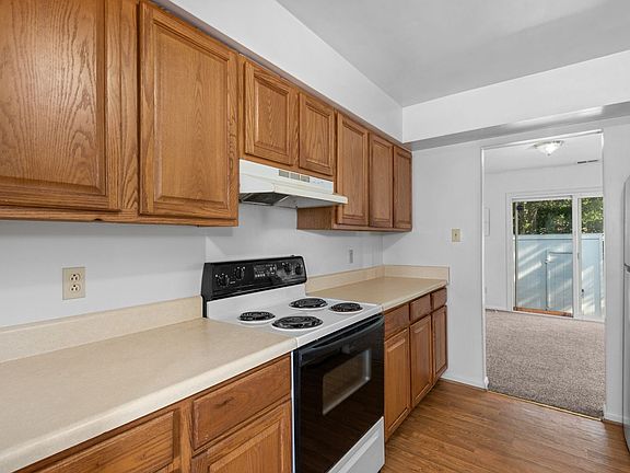 3rd image of 3884 Chancery Ln