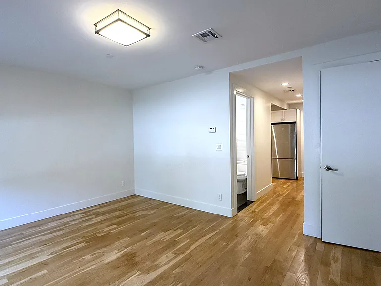 1704 Ocean Ave #1E — Photo 4