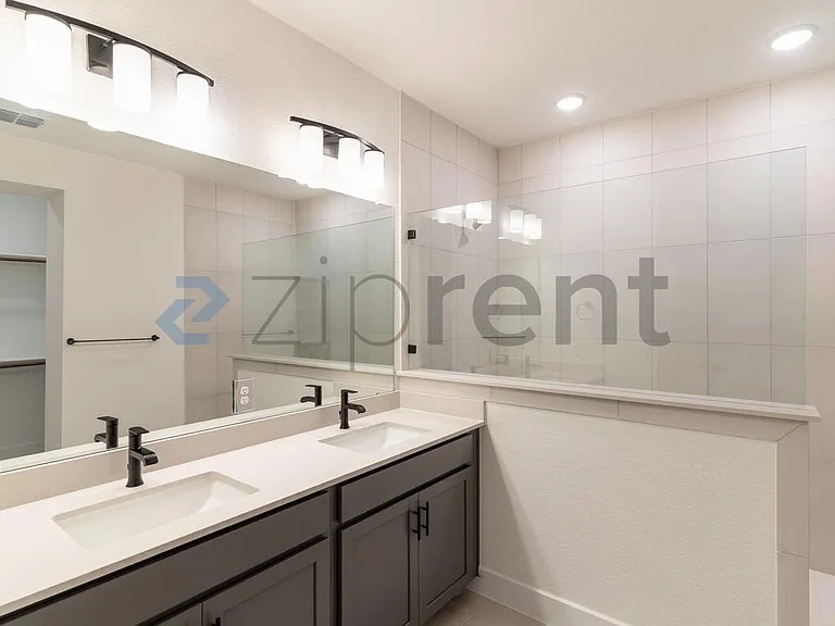 1016 Brickell Loop #B — Photo 9