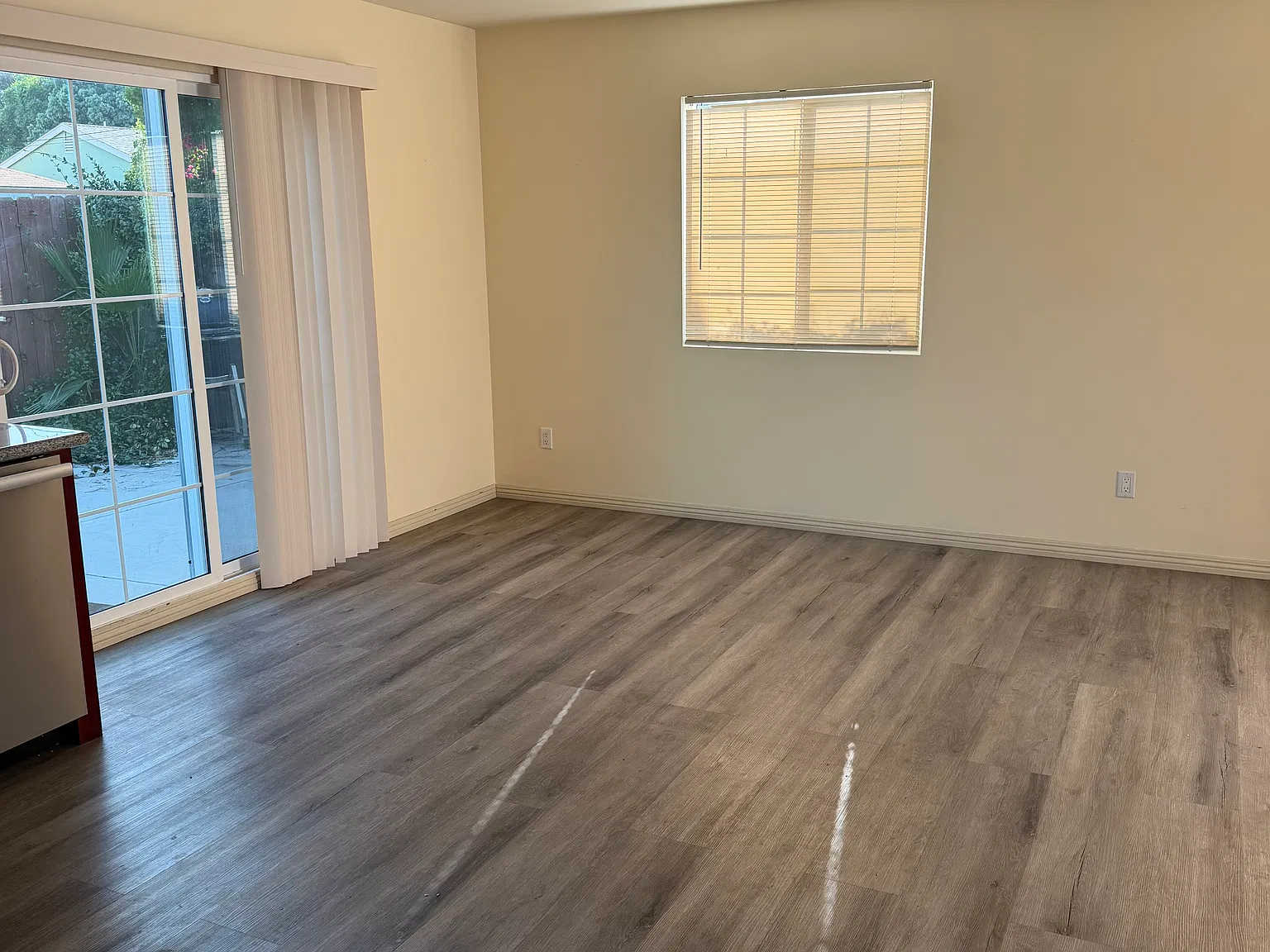 2 bed, 1000 sqft, $2,950 — Photo 4