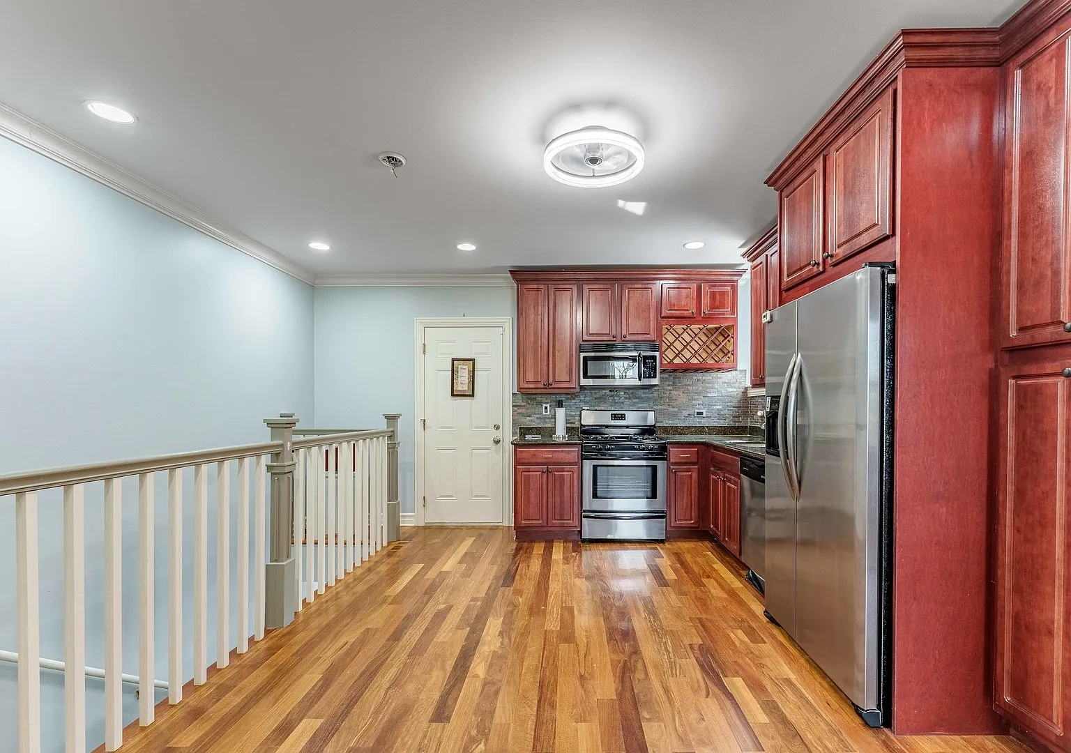 3 bed, 1200 sqft, $2,900 — Photo 4