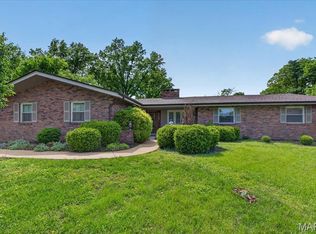 63 Lincord Dr, Saint Louis, MO 63128