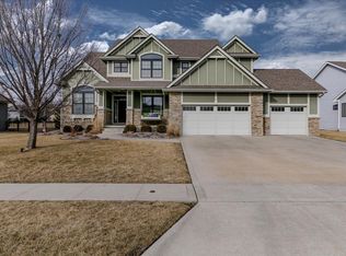 15307 Hickory Dr, Urbandale, IA 50323