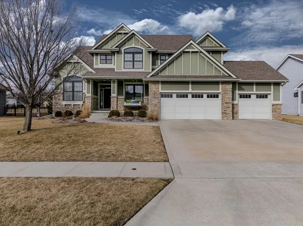 15307 Hickory Dr, Urbandale, IA 50323