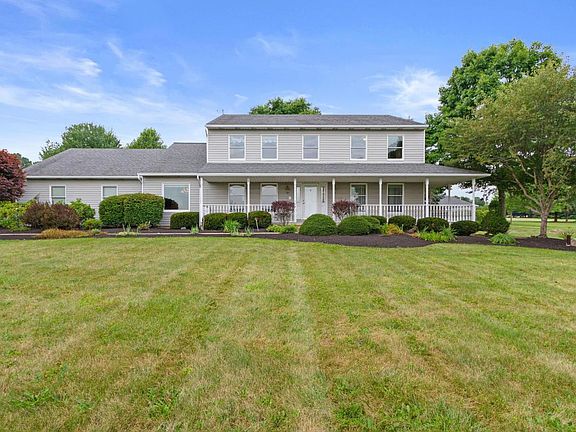 2nd image of 1690 Palomar Dr