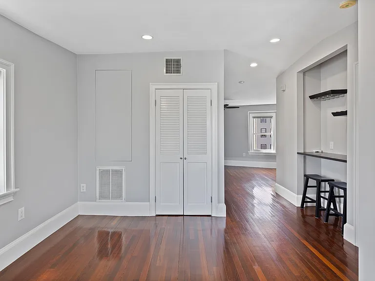 24 Emerson St #3 — Photo 7