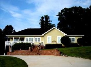 95 Spring Crest Rd, Cleveland, GA 30528