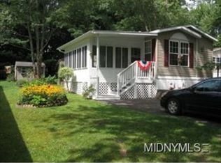 223 Blossom Ln, Utica, NY 13502