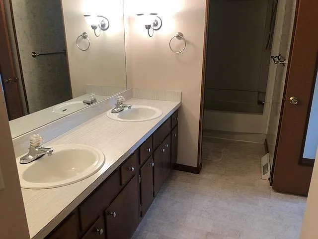 6580 Forest Glen Ave — Photo 12